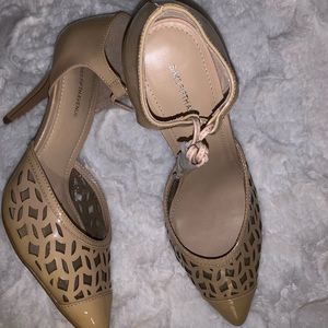 Saks Fifth Avenue Catalina Pointed Toe